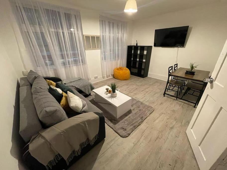 Comfortable 2 Bedroom On Tower Bridge Londres Exterior foto