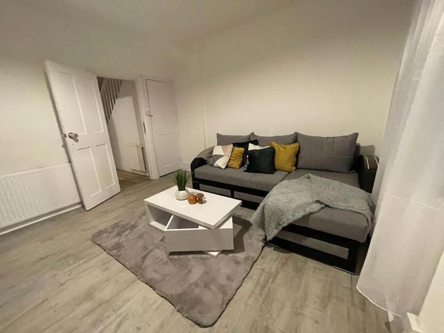Comfortable 2 Bedroom On Tower Bridge Londres Exterior foto